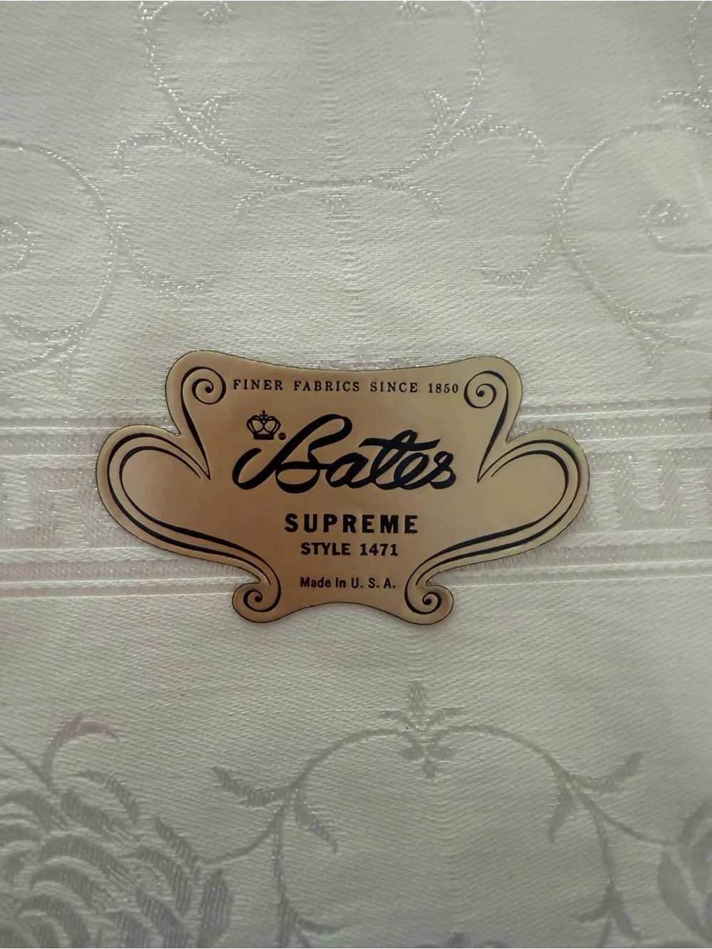 Bates White Floral Damask Tablecloth 54 x 54”